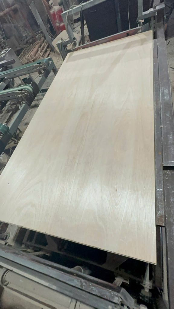 Vietnam_Furniture_Plywood_Export_to_Thailand