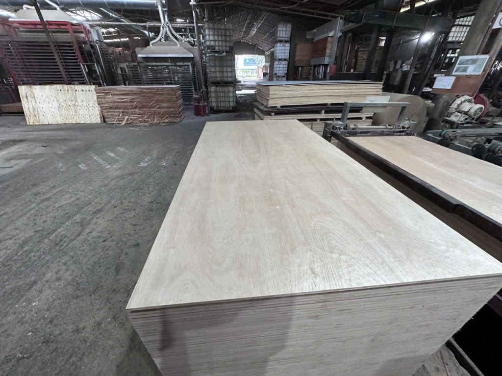 Vietnam_Furniture_Plywood_Export_to_Thailand